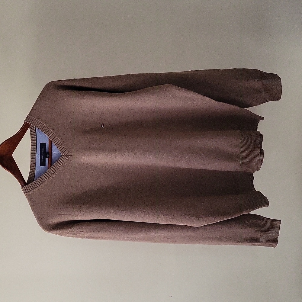 Tommy Hilfiger 100% Cotton Knit V-Neck Jumper in Tan
